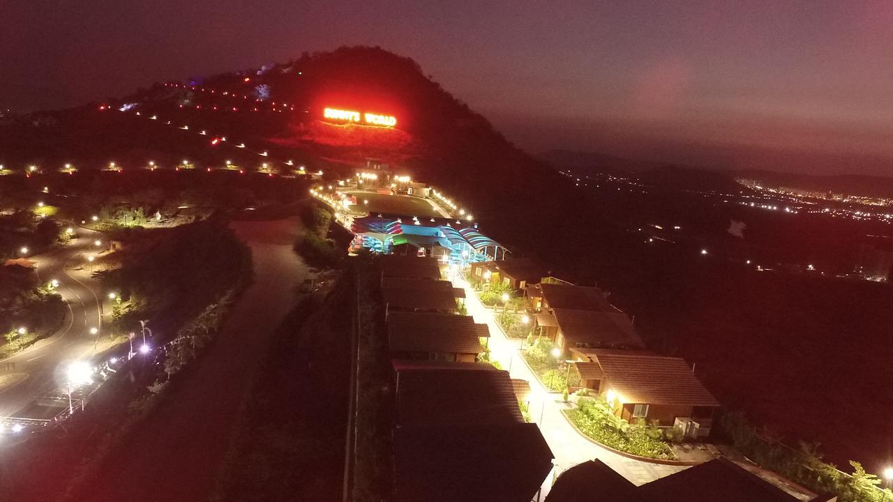 Sunnys World Hotel ปูเน่ ภายนอก รูปภาพ
