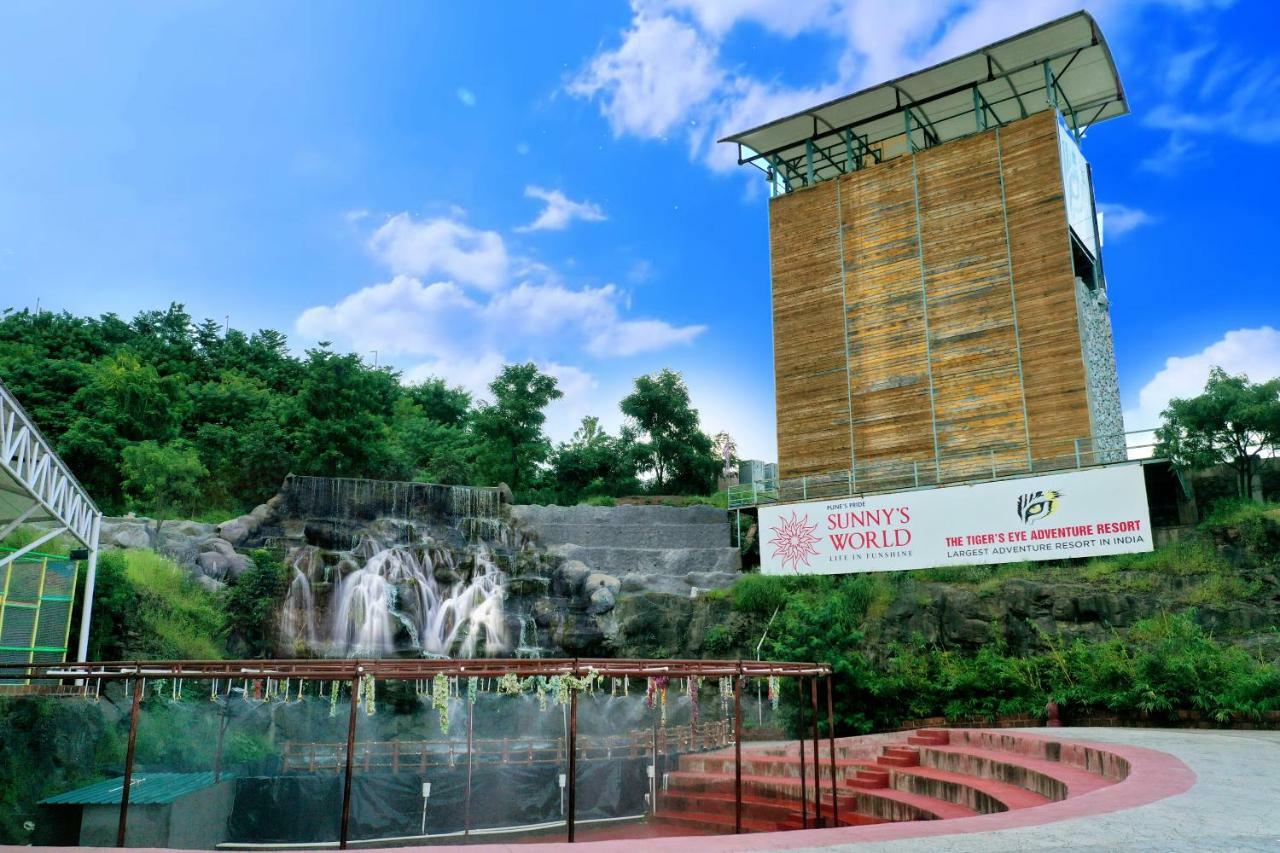 Sunnys World Hotel ปูเน่ ภายนอก รูปภาพ