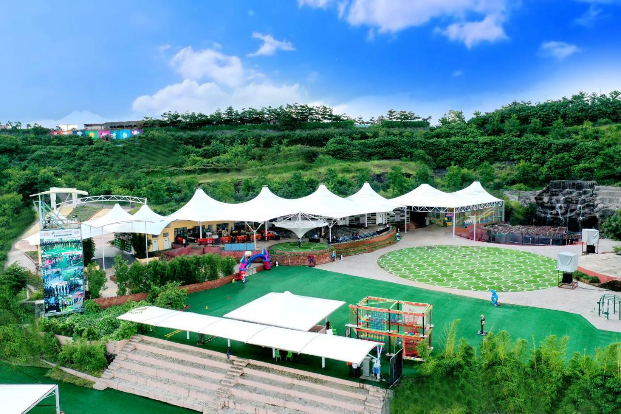 Sunnys World Hotel ปูเน่ ภายนอก รูปภาพ