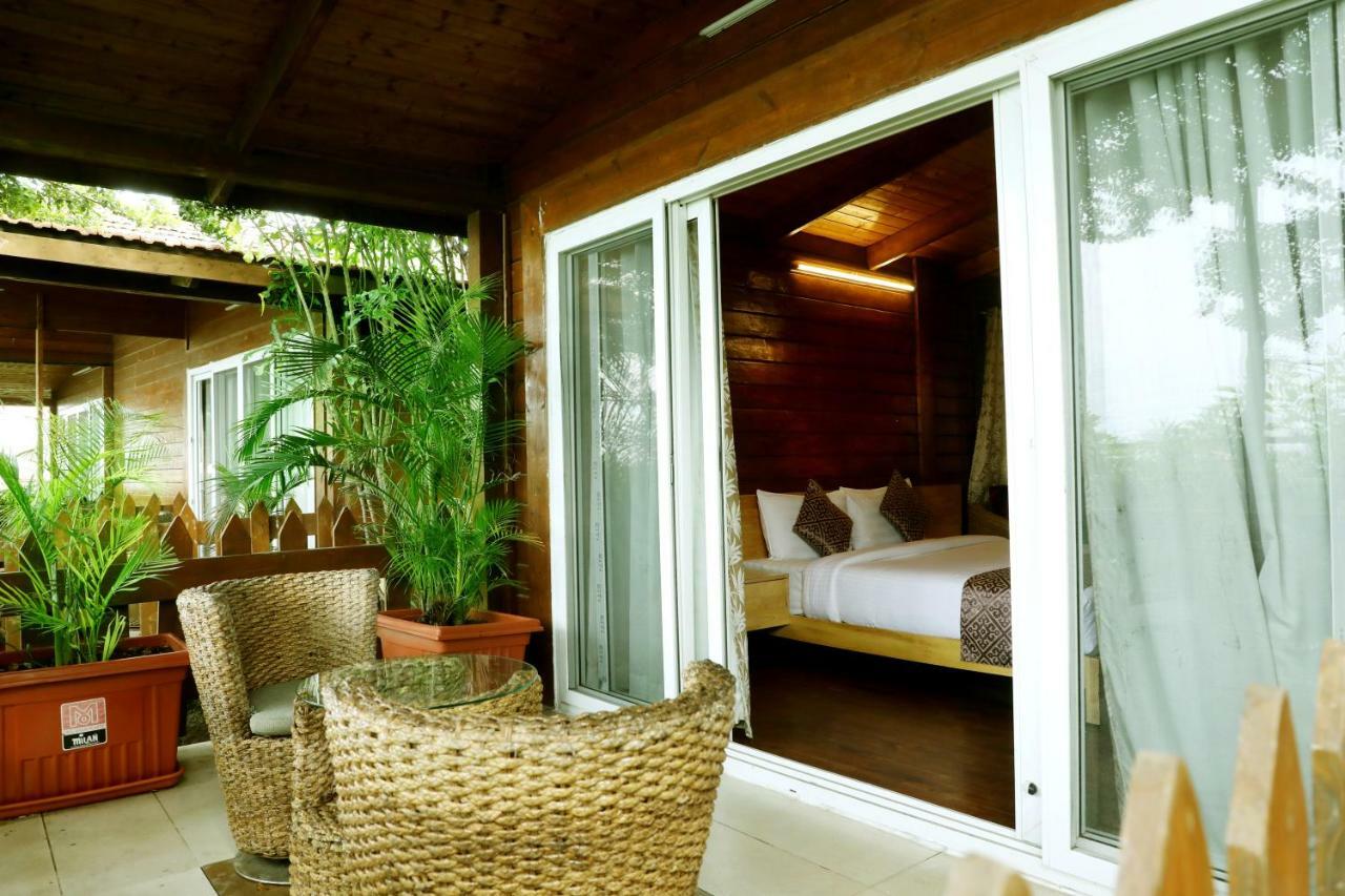 Sunnys World Hotel ปูเน่ ภายนอก รูปภาพ