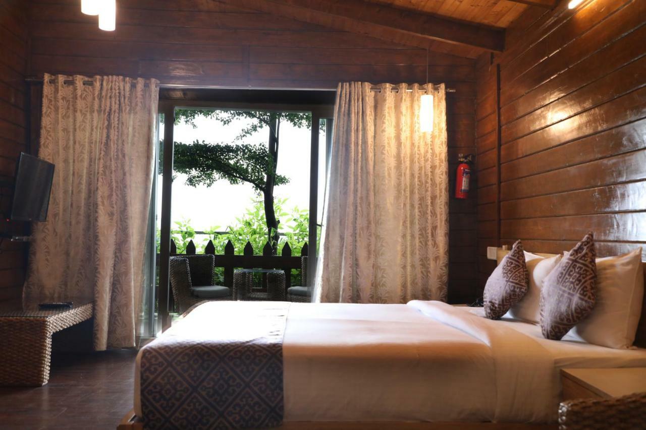 Sunnys World Hotel ปูเน่ ภายนอก รูปภาพ